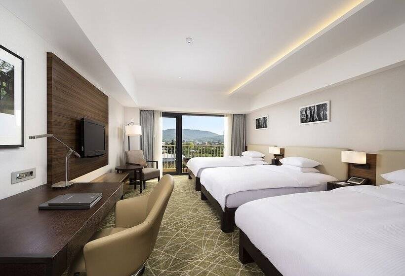 חדר דלוקס לשלושה, Hilton Gyeongju