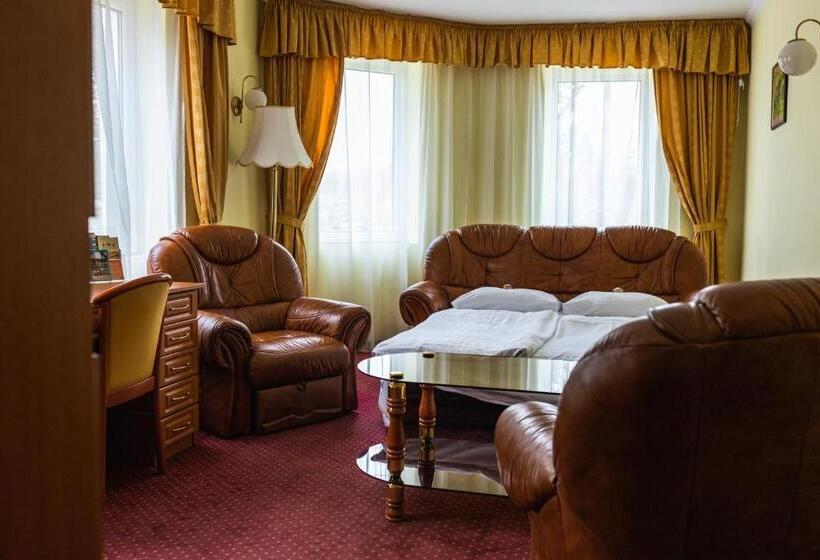 Люкс, Korona Wellness, Rendezvény és Borszálloda
