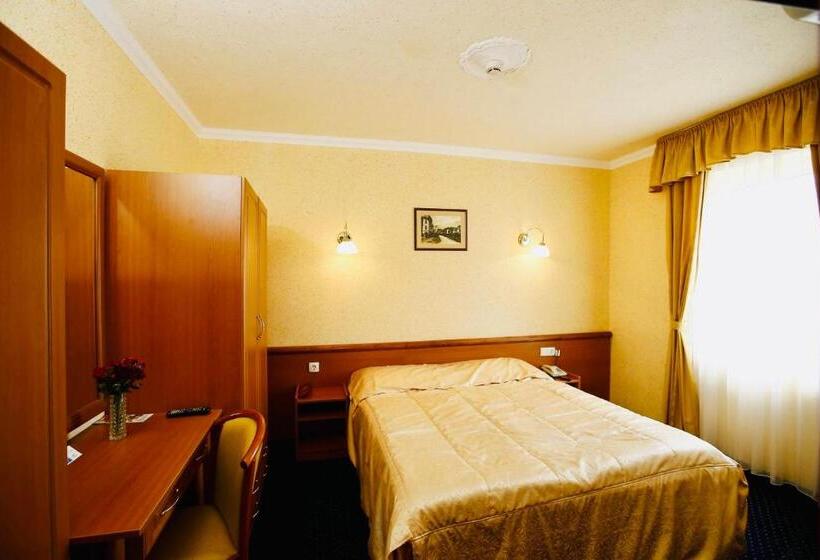 Люкс, Korona Wellness, Rendezvény és Borszálloda
