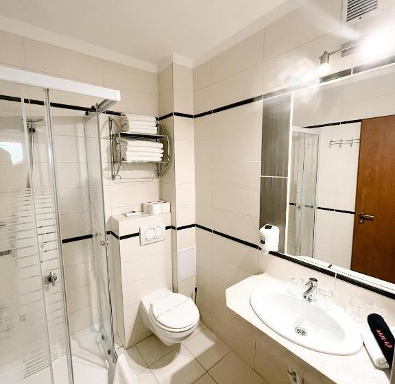 غرفة عائلية, Korona Wellness, Rendezvény és Borszálloda