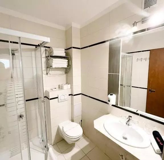 ファミリールーム, Korona Wellness, Rendezvény és Borszálloda