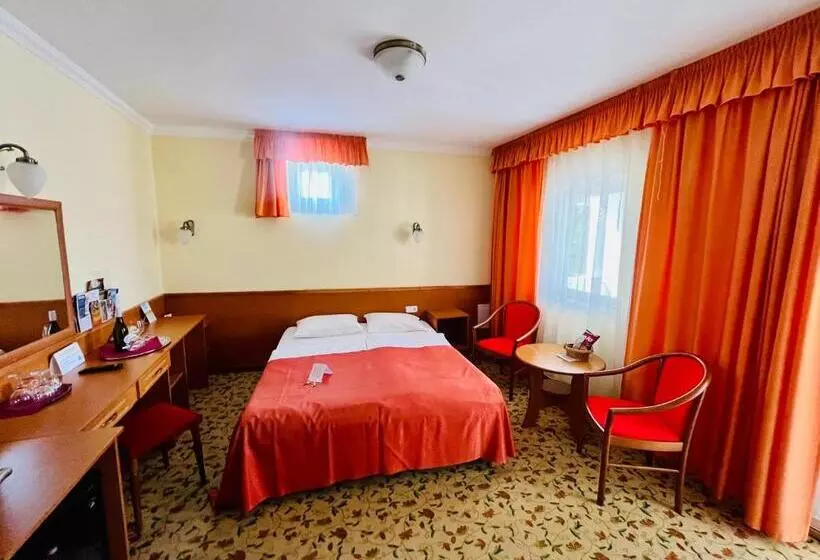 ファミリールーム, Korona Wellness, Rendezvény és Borszálloda