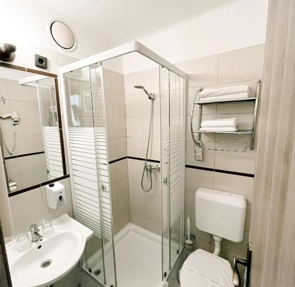 غرفة قياسية, Korona Wellness, Rendezvény és Borszálloda