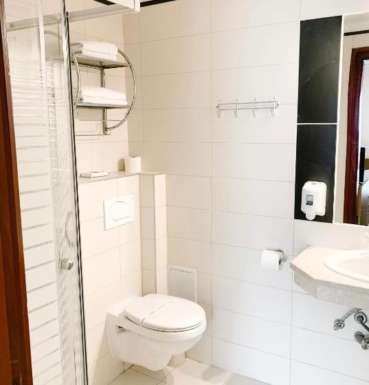 شقة غرفتين, Korona Wellness, Rendezvény és Borszálloda