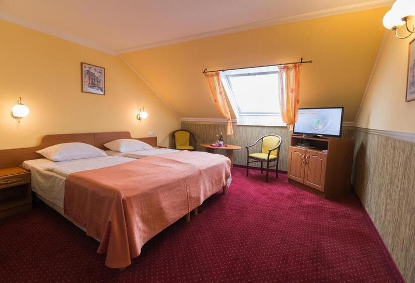 شقة غرفتين, Korona Wellness, Rendezvény és Borszálloda