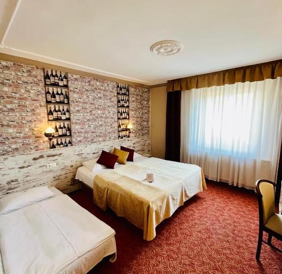 غرفة قياسية مطلّة علي الحديقة, Korona Wellness, Rendezvény és Borszálloda