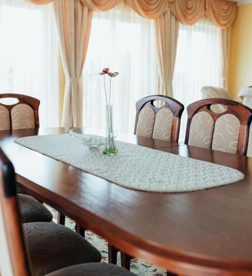 جناح, Korona Wellness, Rendezvény és Borszálloda