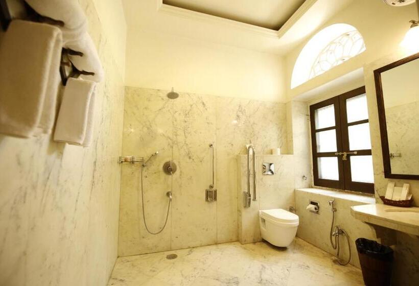 Номер Стандарт, Narain Niwas Palace