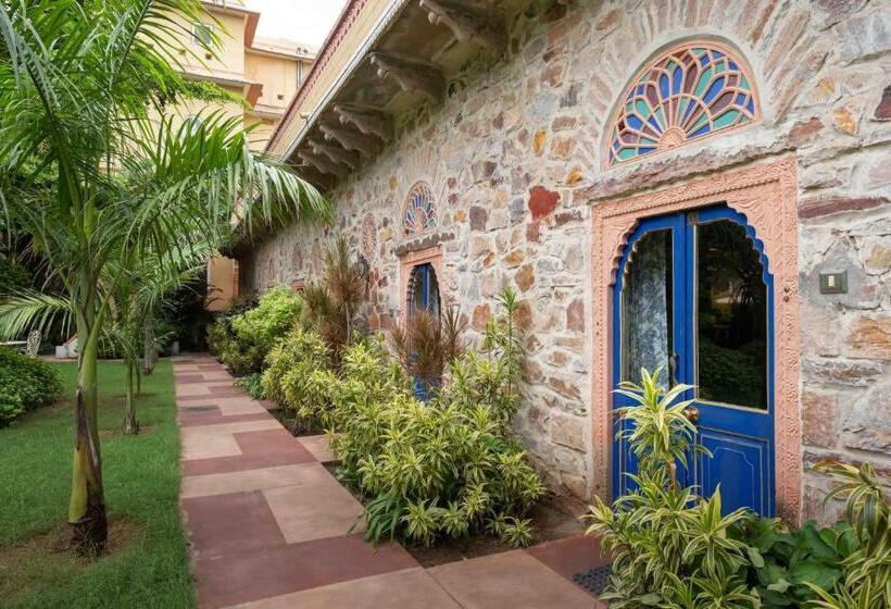 Номер Стандарт, Narain Niwas Palace