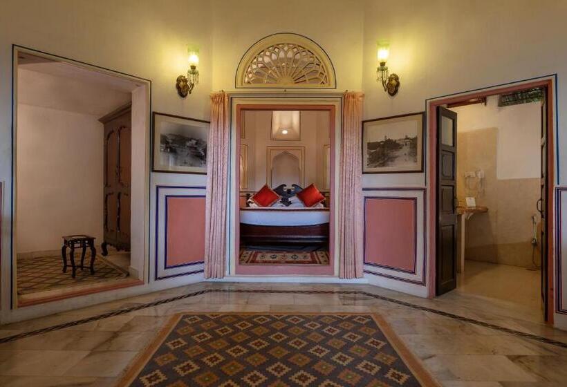 Люкс, Narain Niwas Palace