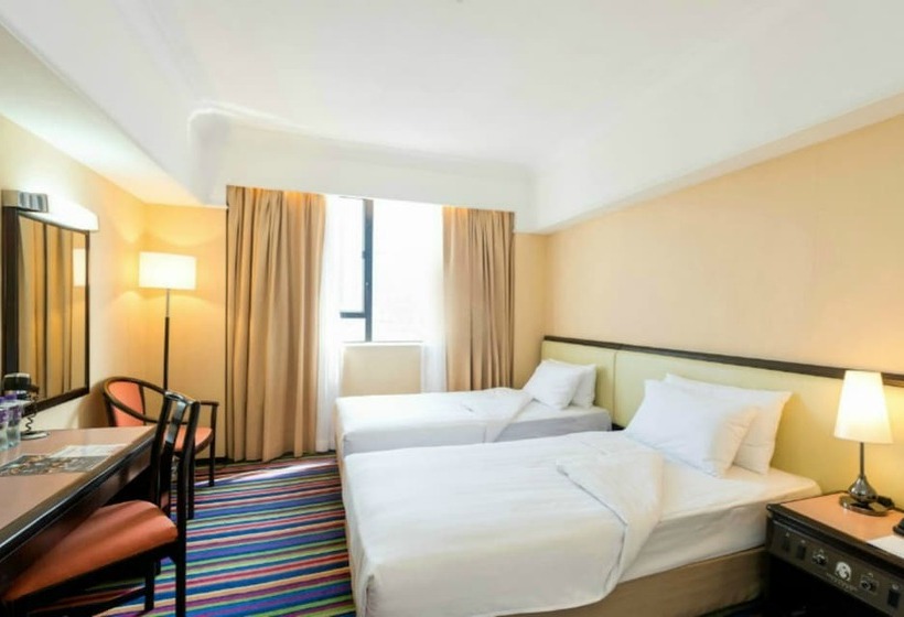 اتاق خانوادگی, Panda