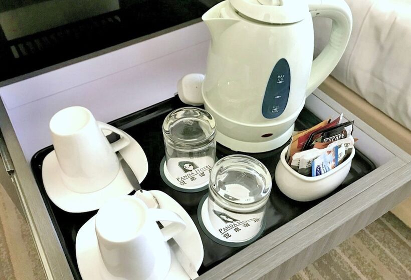 اتاق خانوادگی, Panda