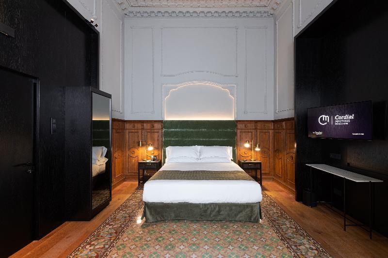 اتاق لوکس, Panda