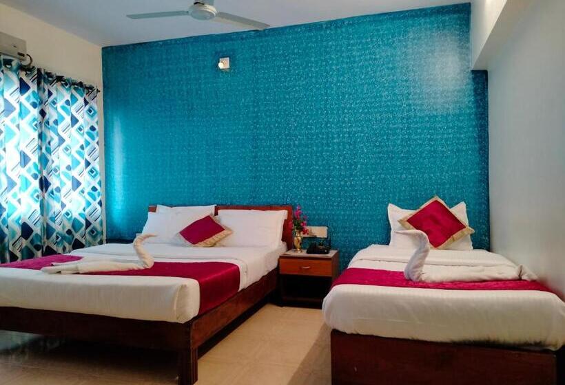 חדר דלוקס לשלושה, Silver Sand