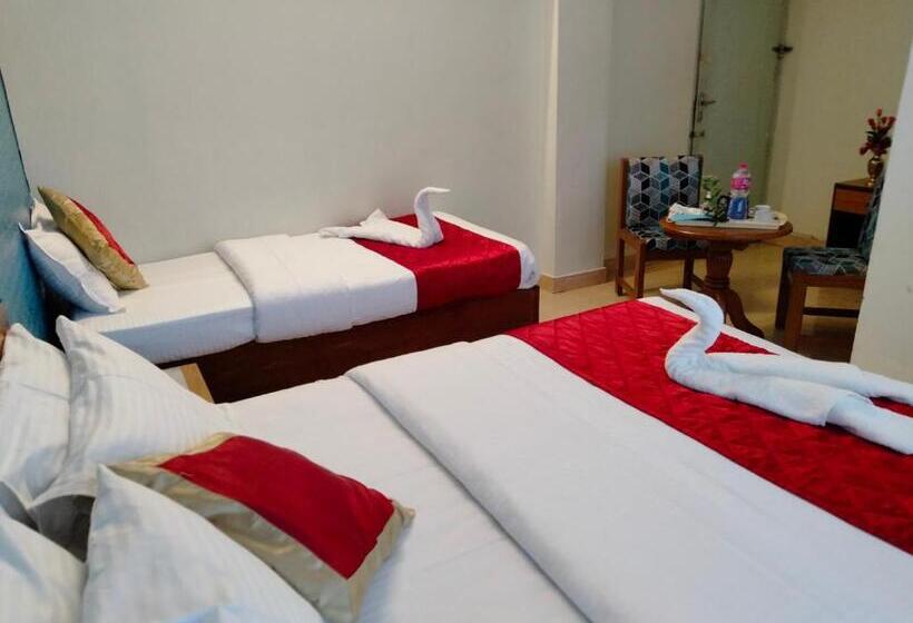 חדר דלוקס לשלושה, Silver Sand