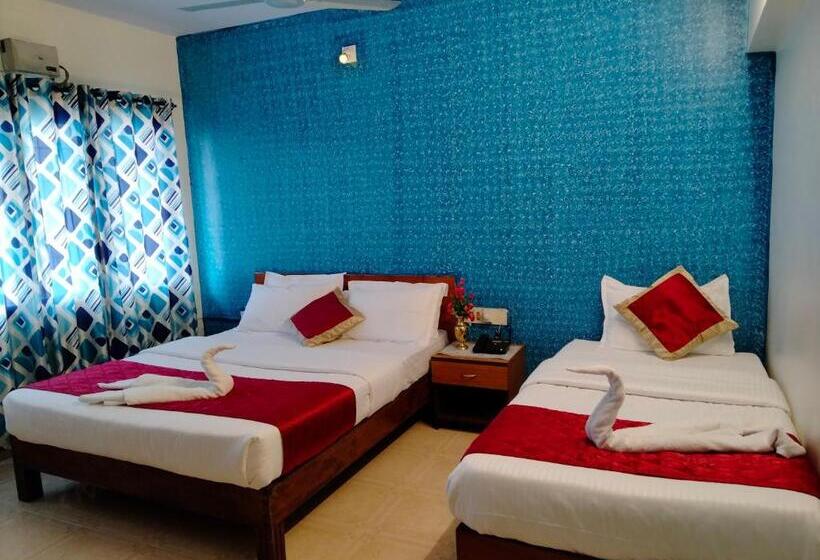 חדר דלוקס לשלושה, Silver Sand