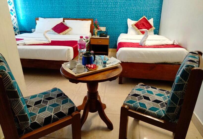 חדר דלוקס לשלושה, Silver Sand