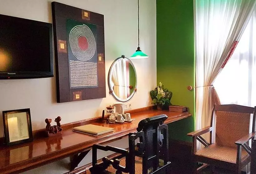 سوییت, Tugu Malang   Chse Certified