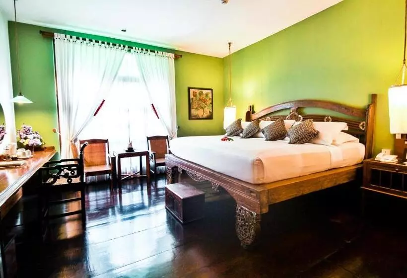 سوییت, Tugu Malang   Chse Certified