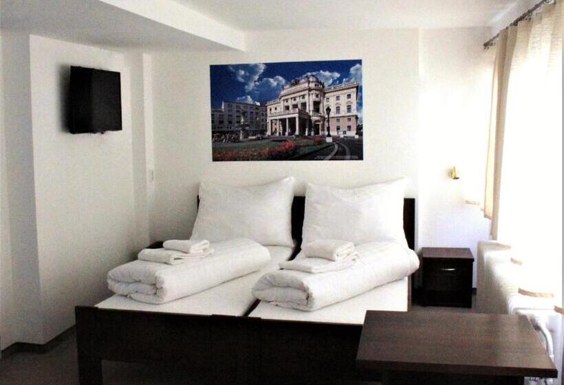 اتاق استاندارد سه نفره, Botel Gracia