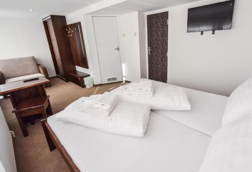 اتاق استاندارد سه نفره, Botel Gracia