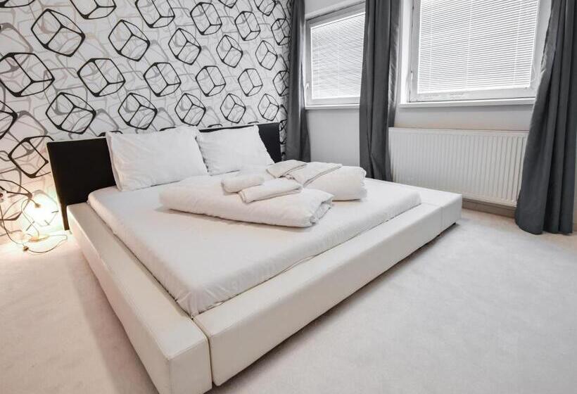 آپارتمان 2 خوابه با تراس, Botel Gracia