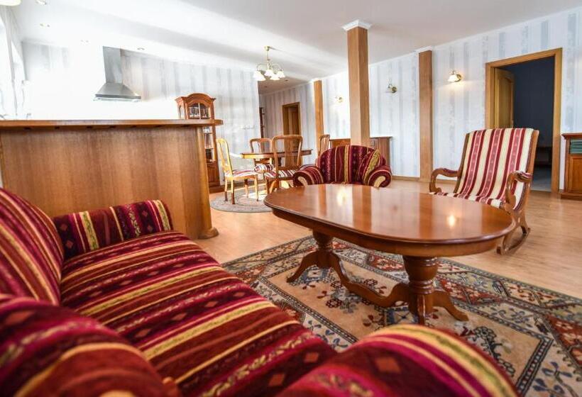 آپارتمان 2 خوابه با تراس, Botel Gracia