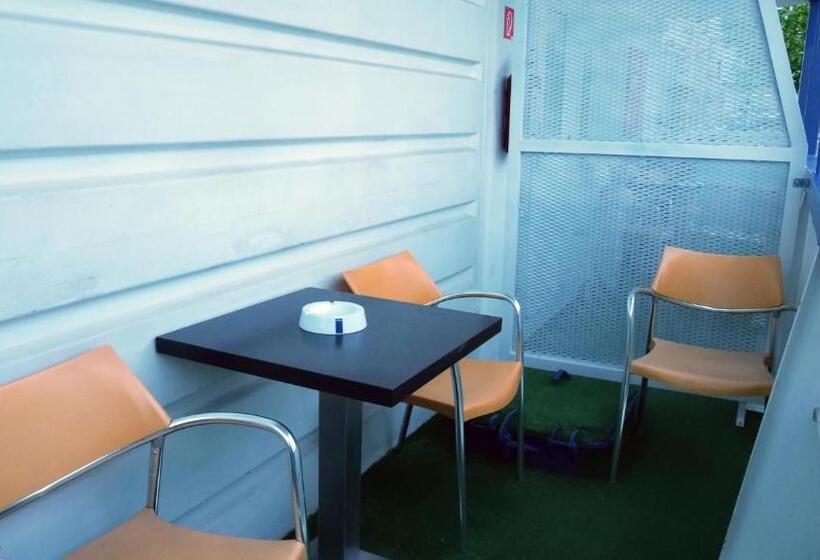 سوئیت جونیور با تراس, Botel Gracia