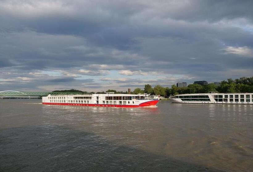 سوئیت جونیور با تراس, Botel Gracia