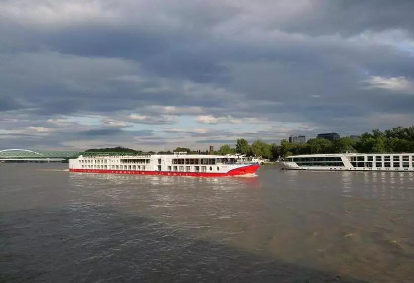 سوئیت جونیور با تراس, Botel Gracia