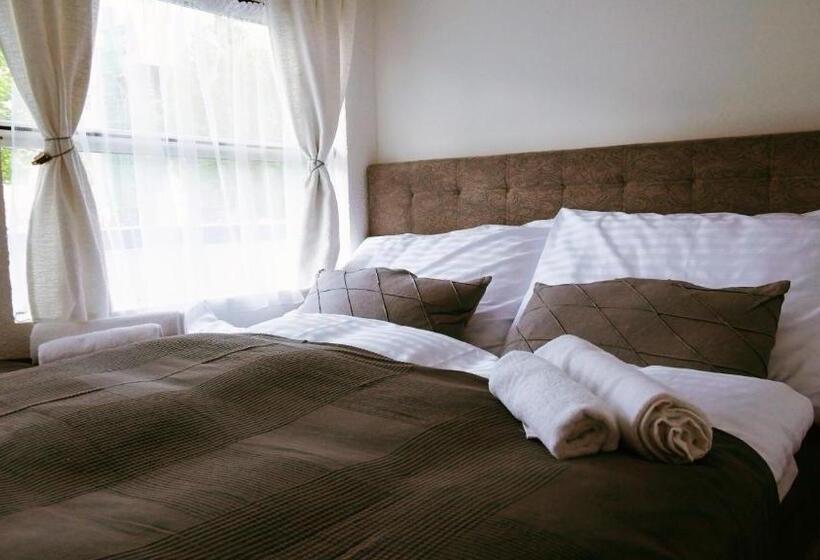 سوئیت جونیور با تراس, Botel Gracia