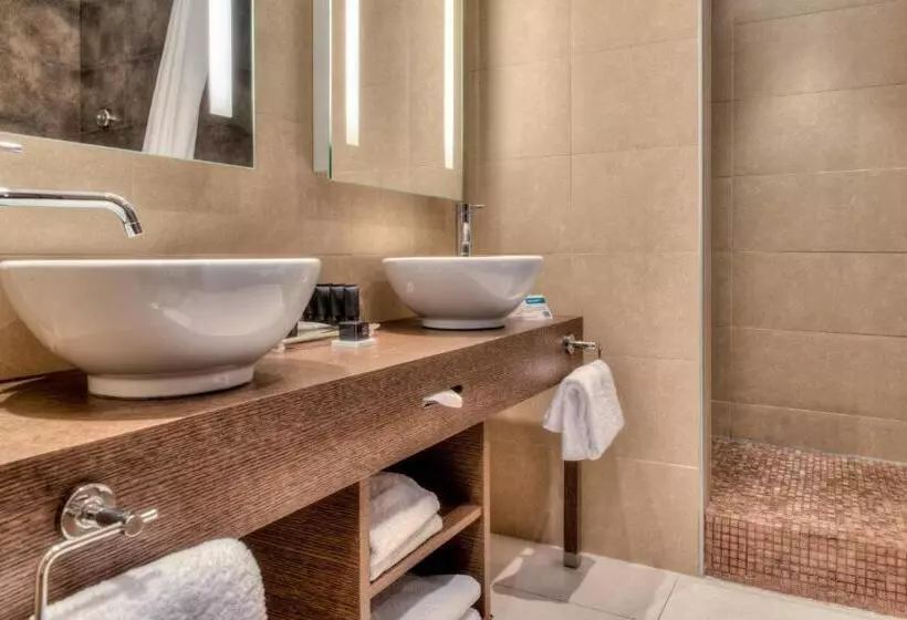 سوییت با چشم‌انداز جانبی دریا, Ac Hotel By Marriott Ambassadeur Antibes   Juan Les Pins
