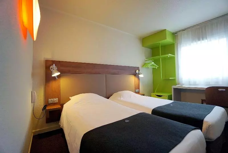 スタンダード４人部屋, Campanile Paris Ouest Chaville
