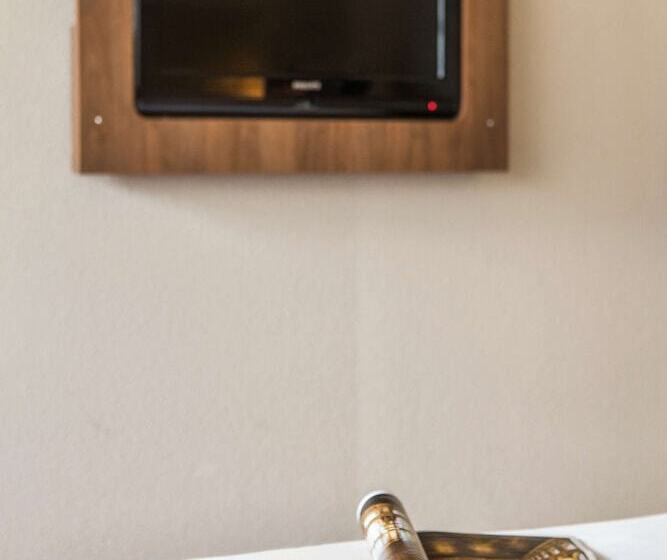 Номер Стандарт, Campanile Paris Ouest Chaville