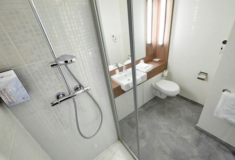 Номер Стандарт, Campanile Paris Ouest Chaville