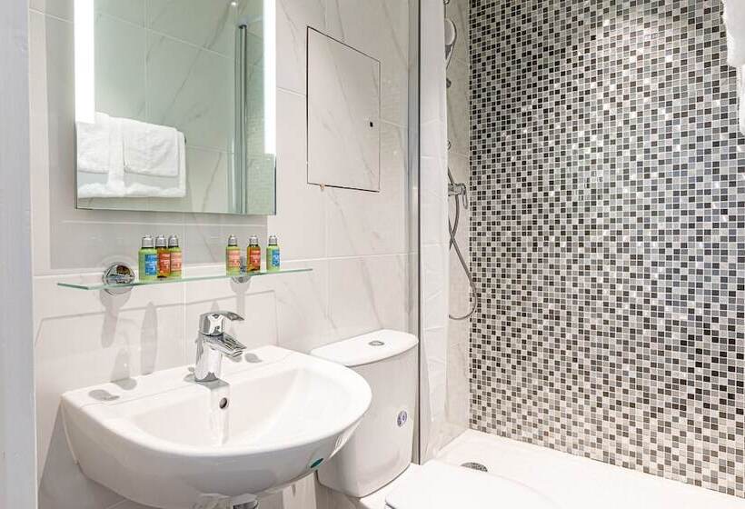 スタンダードルーム, De L'aqueduc