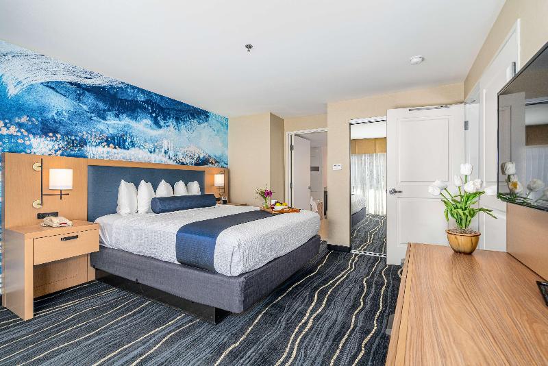 クラシックルーム, De L'aqueduc