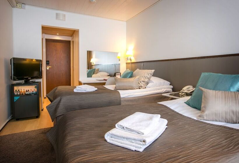 Номер Стандарт, Li Gustavelund