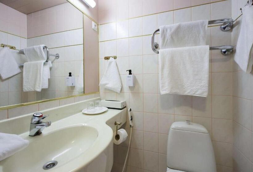 غرفة عائلية, Kajanus