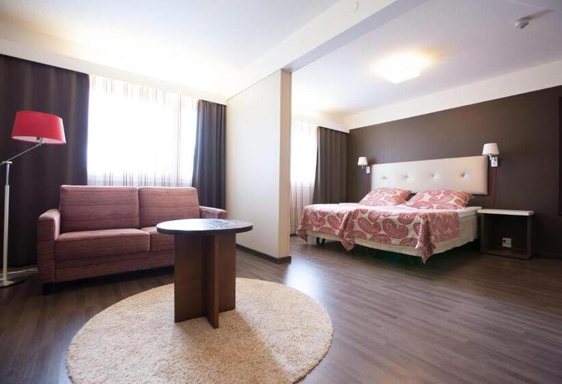 غرفة عائلية, Kajanus