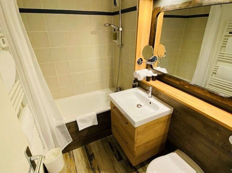 수피리어 룸, Kyriad Lisieux