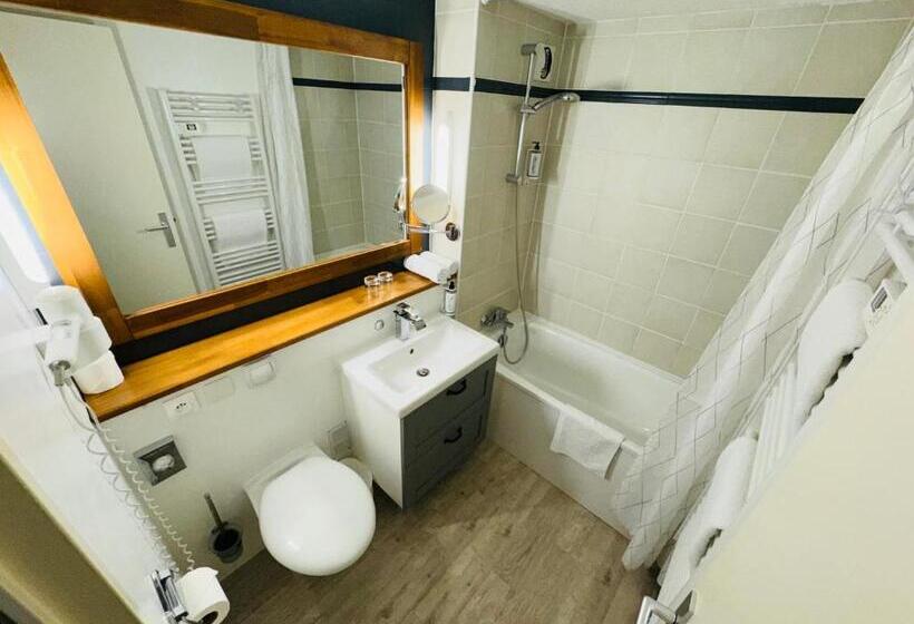 수피리어 룸, Kyriad Lisieux