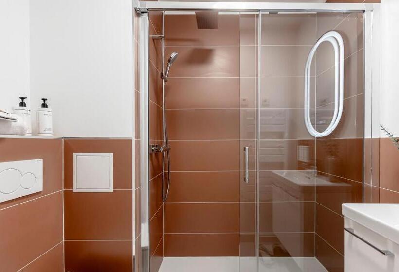 ジュニアスイート, Le Bastille By Sweett