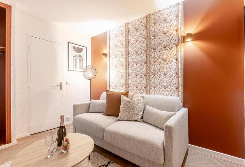 ジュニアスイート, Le Bastille By Sweett