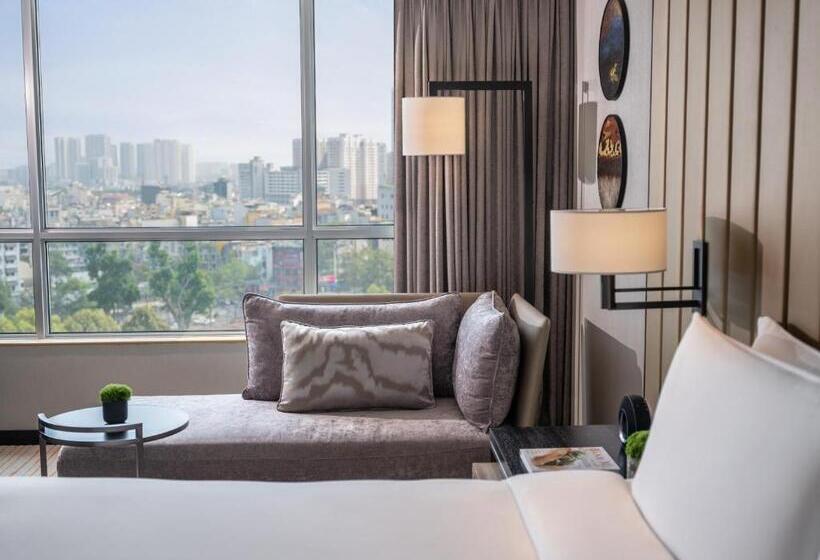 اتاق کلاب, New World Saigon