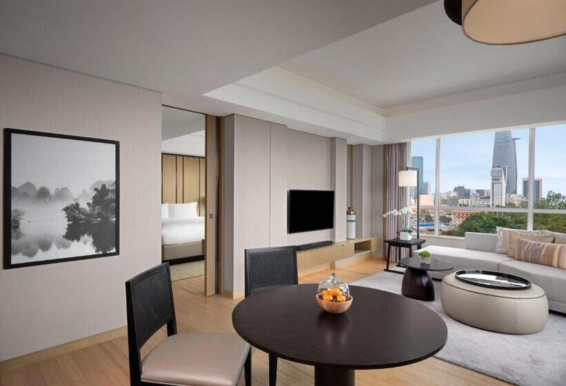 Executive Suite, New World Saigon