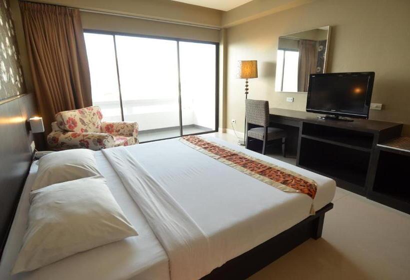 Номер Deluxe Вид на Город, Welcome Plaza Hotel Pattaya
