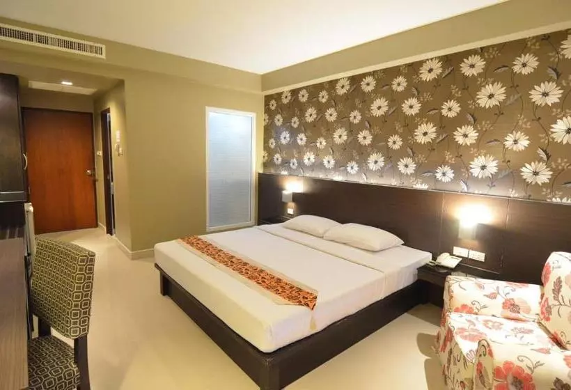 اتاق لوکس با چشمانداز استخر, Welcome Plaza Hotel Pattaya