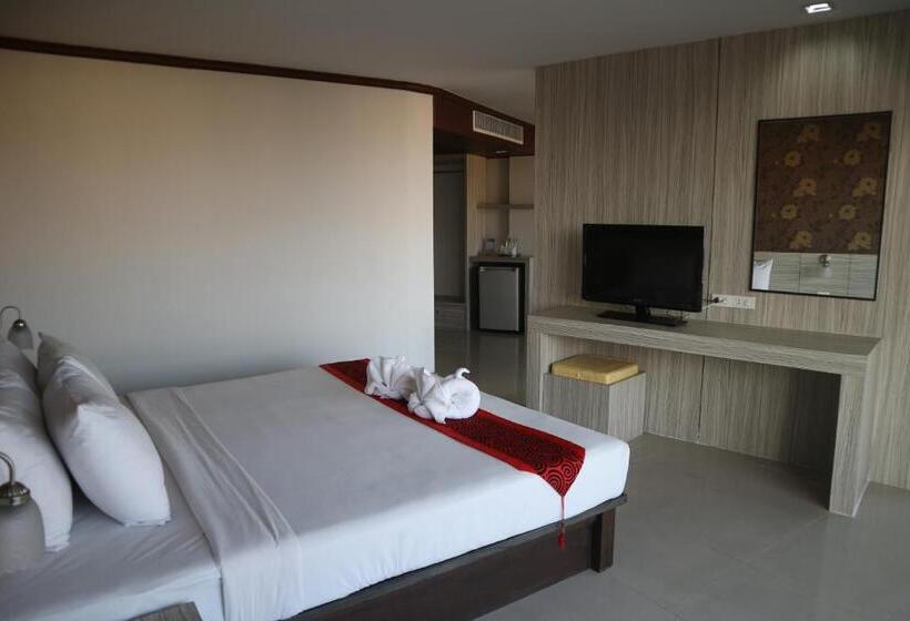 Люкс Вид на Бассейн, Welcome Plaza Hotel Pattaya