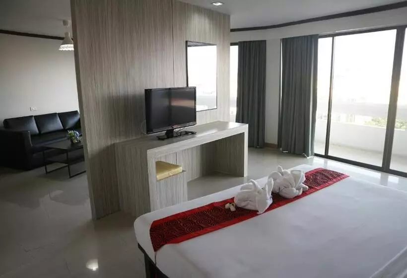 سوییت با چشمانداز استخر, Welcome Plaza Hotel Pattaya